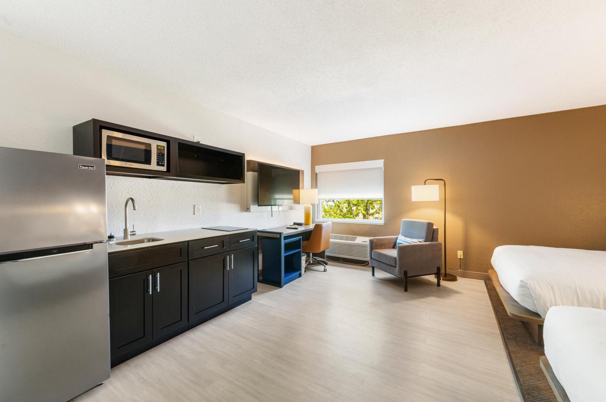 Comfort Inn Mayfield Heights Cleveland East Exteriör bild