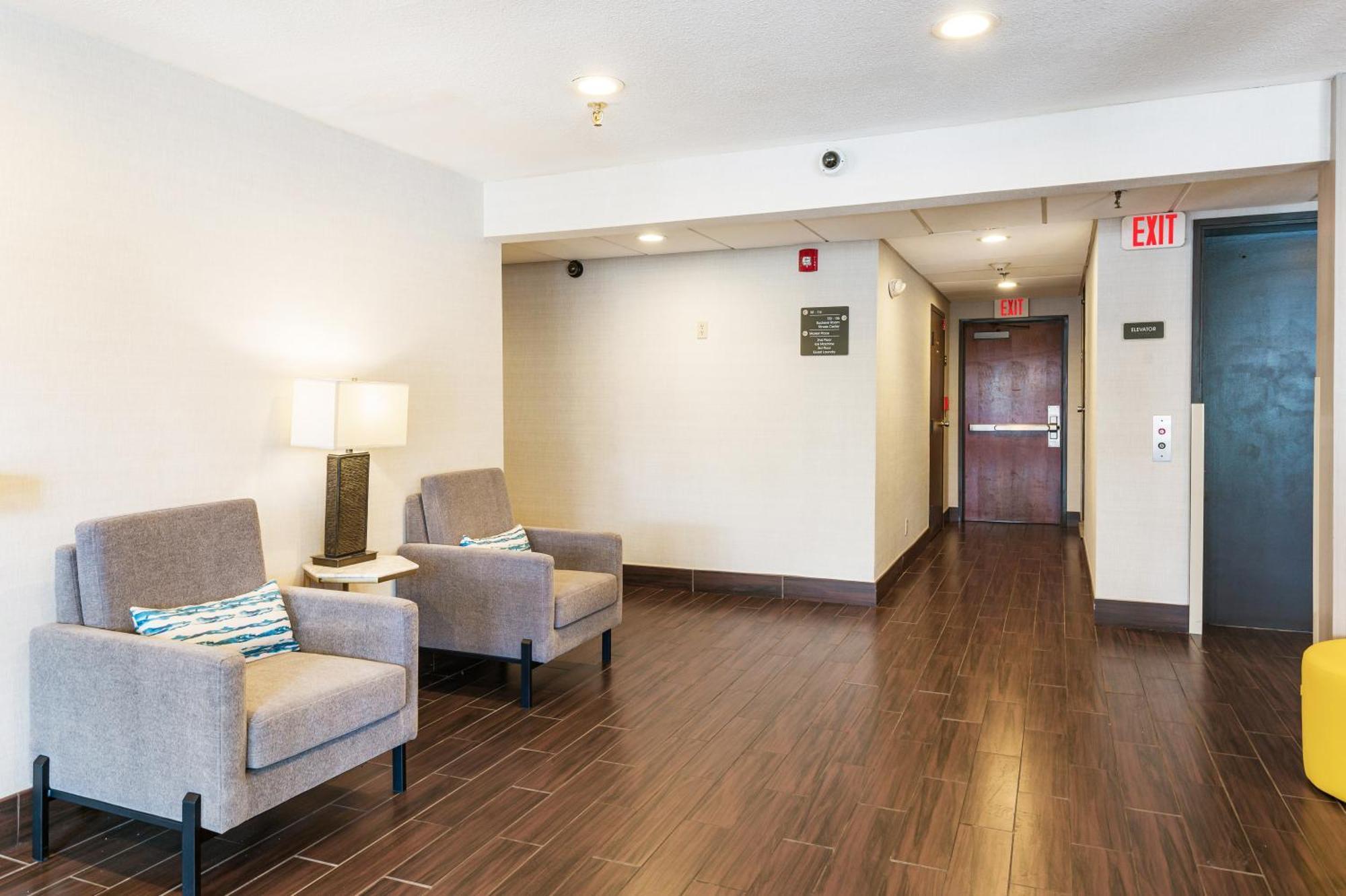 Comfort Inn Mayfield Heights Cleveland East Exteriör bild