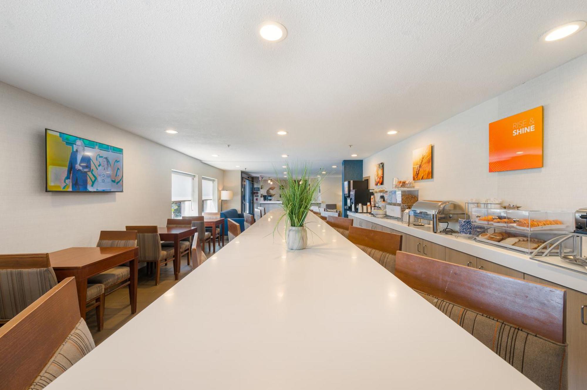 Comfort Inn Mayfield Heights Cleveland East Exteriör bild