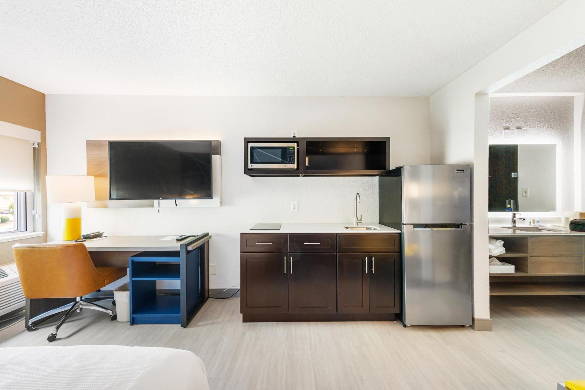 Comfort Inn Mayfield Heights Cleveland East Exteriör bild